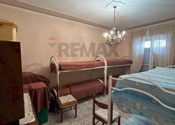 Camera / camera da letto - Four-room apartment Umberto 1
 
17, Roccalumera - photo 8