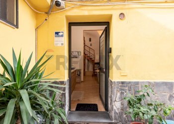 Scale - Casa semi indipendente Via Bambino
 
63, Catania - foto 7