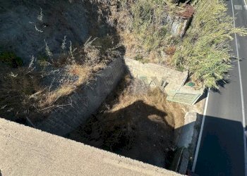 Edificio all\'aperto - Casa indipendente Scaletta Zanclea - foto 5