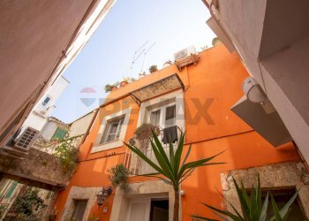 Edificio all\'aperto - Casa indipendente Via Vittorio Veneto
 
163, Siracusa - foto 2