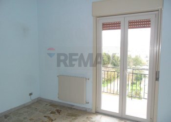 Stanza vuota - Appartamento Via Carnevale
 
9, Caltanissetta - foto 37