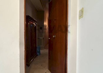 Hall / corridoio - Appartamento Piazza Martiri D'Ungheria
 
9, Caltanissetta - foto 17