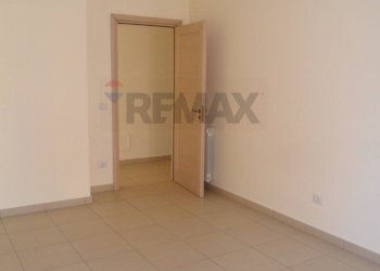 Stanza vuota - Office via carlo pisacane
32, Caltanissetta - photo 4