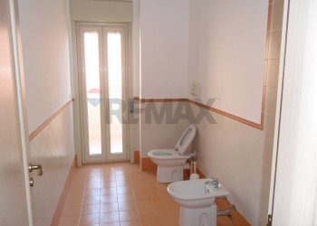 Bagno - Office via carlo pisacane
32, Caltanissetta - photo 34