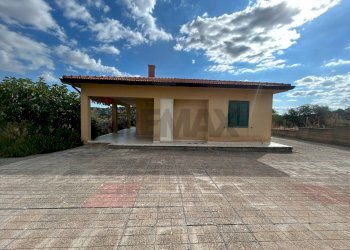 Casa all\'aperto - Villa Contrada Favarella Bassa, Caltanissetta - photo 3