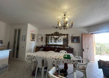 Sala da pranzo - Villa Contrada Favarella Bassa, Caltanissetta - photo 9