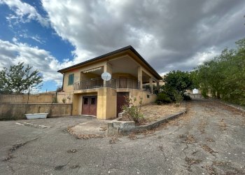 Casa all\'aperto - Villa Contrada Favarella Bassa, Caltanissetta - photo 16