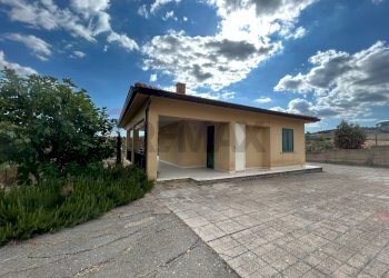 Casa all\'aperto - Villa Contrada Favarella Bassa, Caltanissetta - photo 19