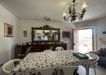 Sala da pranzo - Villa Contrada Favarella Bassa, Caltanissetta - photo 32