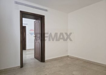 Stanza vuota - Bilocale corso umberto
 
73, Acireale - foto 4