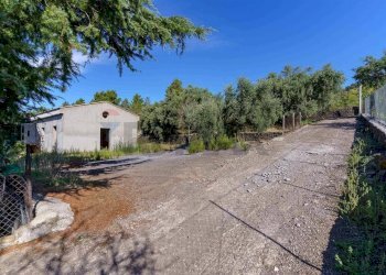 Casa all\'aperto - Monolocale CONTRADA VALLONE ROSSO
 
SNC, Biancavilla - foto 10