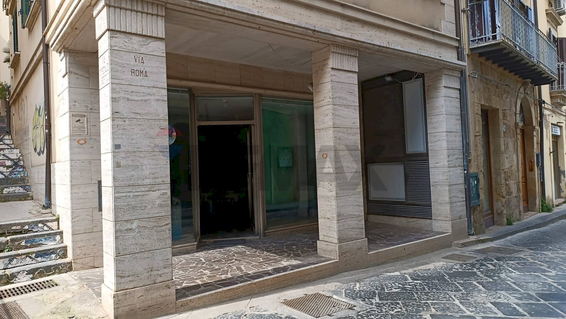 Edificio all\'aperto - Commercial Premises Via Roma
253, Enna - photo 2