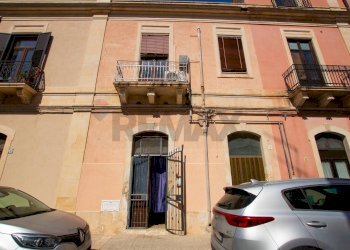Edificio all\'aperto - Trilocale via Pindaro
 
6A, Siracusa - foto 2