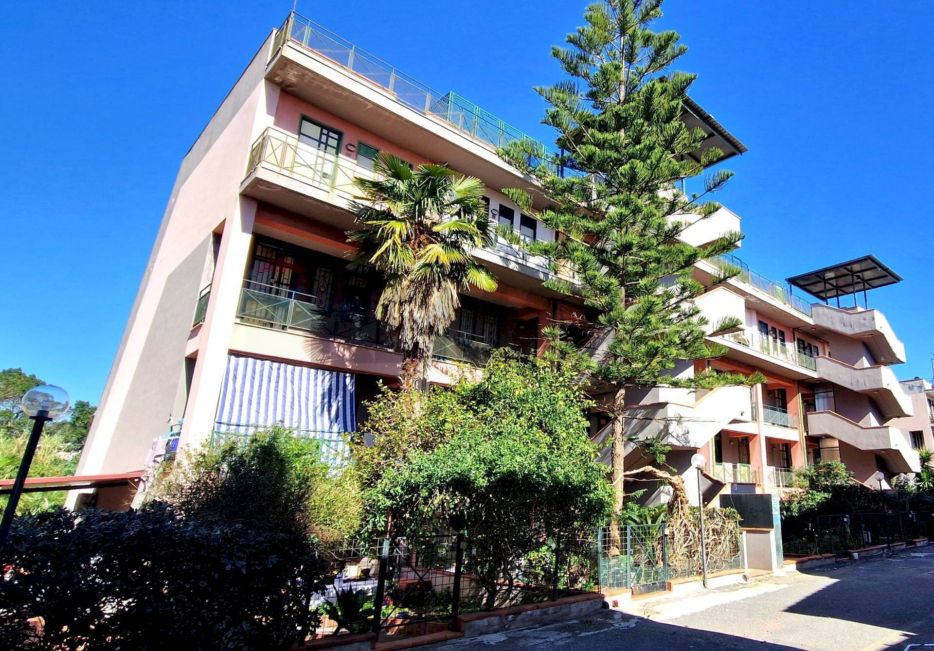 Edificio all\'aperto - Trilocale Via Francavilla
 
7, Taormina - foto 1