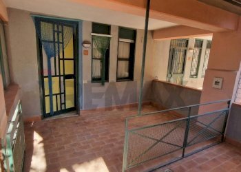 Terrazza porticata lato ingresso - Trilocale Via Francavilla
 
7, Taormina - foto 8