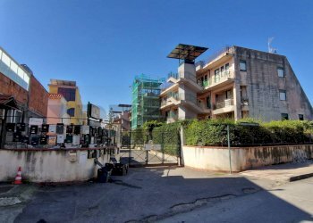 Vista dell\'ingresso pedonale e carrabile - Trilocale Via Francavilla
 
7, Taormina - foto 37