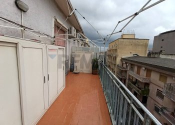 Balcone - Quadrilocale Via Pietro Mascagni
 
29, Catania - foto 21