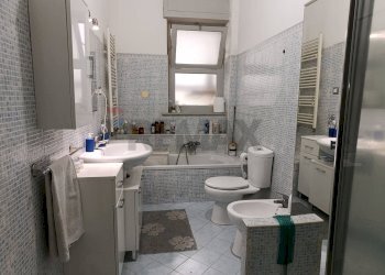 Bagno - Quadrilocale Via Pietro Mascagni
 
29, Catania - foto 46