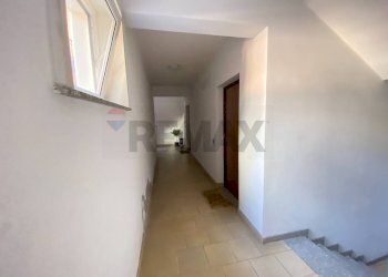 Hall / corridoio - Three-room apartment VICO OLIVELLA
 
9, Camporotondo Etneo - photo 17