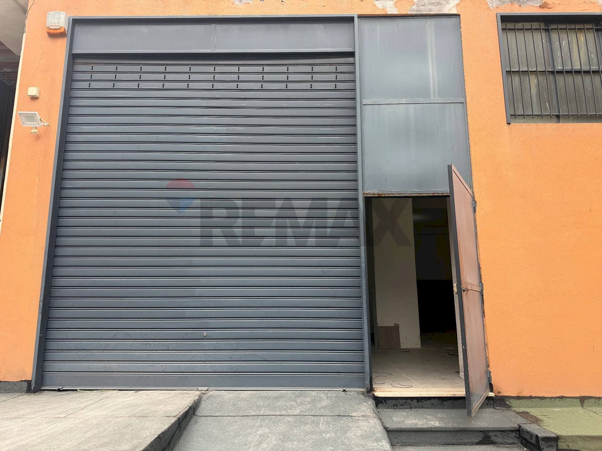 Edificio all\'aperto - Warehouse Corso Lombardia, Giarre - photo 3