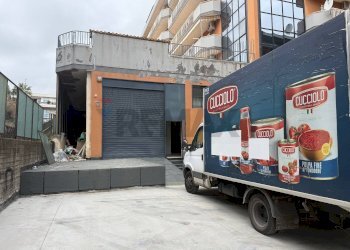 Edificio all\'aperto - Warehouse Corso Lombardia, Giarre - photo 1