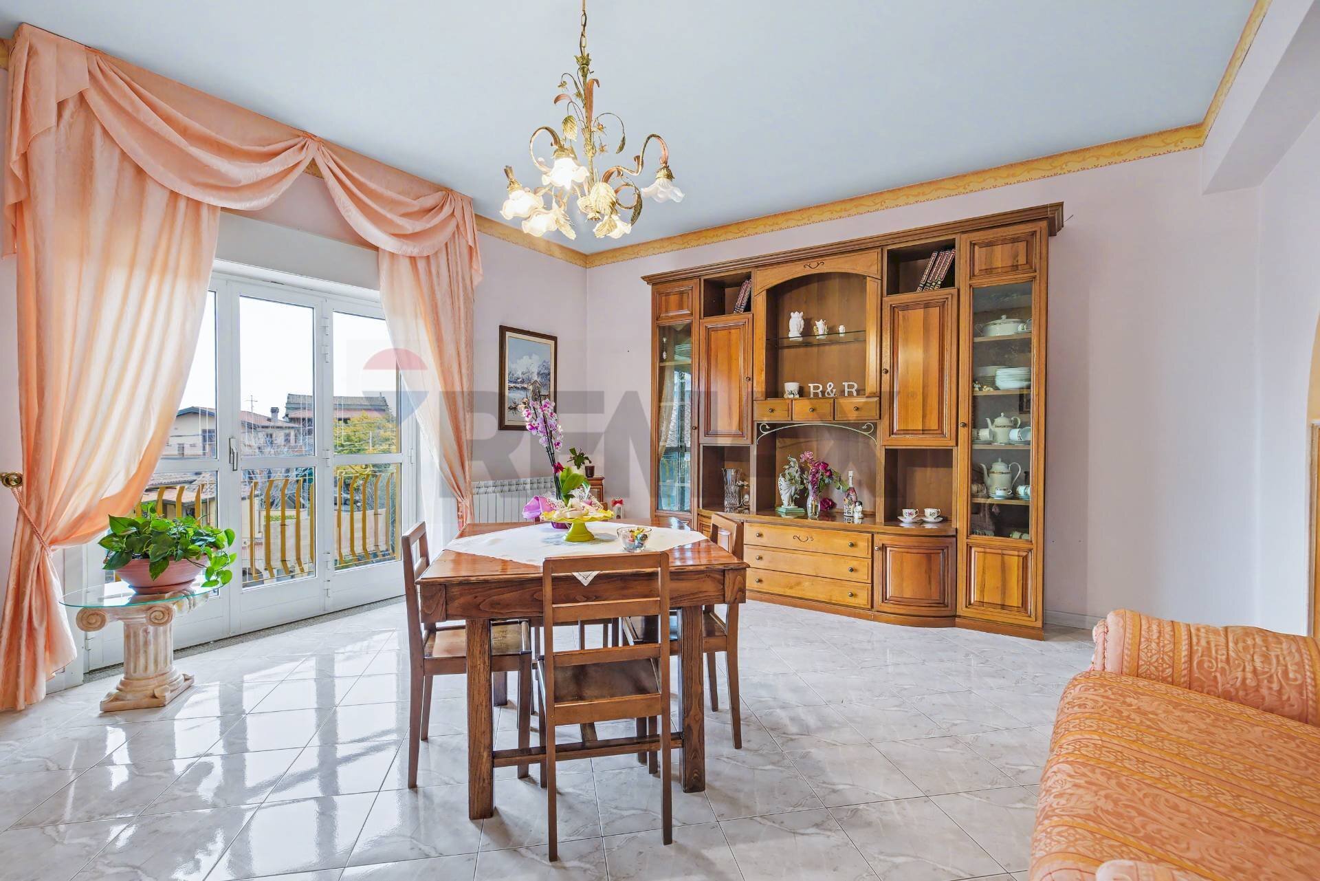 Sala da pranzo - Appartamento via nazionale Solicchiata
 
207, Castiglione di Sicilia - foto 2