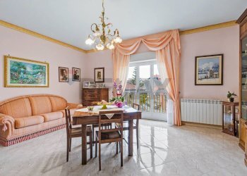 Sala da pranzo - Appartamento via nazionale Solicchiata
 
207, Castiglione di Sicilia - foto 1
