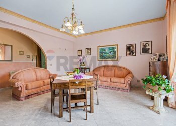 Soggiorno - Appartamento via nazionale Solicchiata
 
207, Castiglione di Sicilia - foto 3