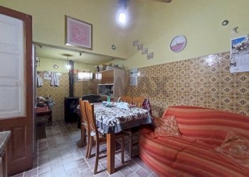 Sala da pranzo - Casa semi indipendente Via Giovanni Gentile
 
38, Fiumefreddo di Sicilia - foto 15