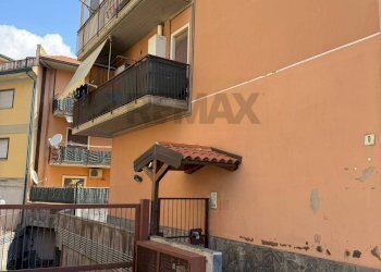 Edificio all\'aperto - Quadrilocale VICO OLIVELLA
 
9, Camporotondo Etneo - foto 1