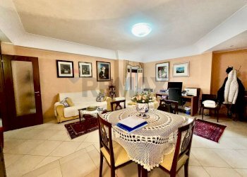 Sala da pranzo - Quadrilocale VICO OLIVELLA
 
9, Camporotondo Etneo - foto 4