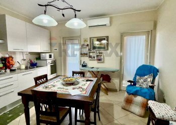 Sala da pranzo - Quadrilocale VICO OLIVELLA
 
9, Camporotondo Etneo - foto 13