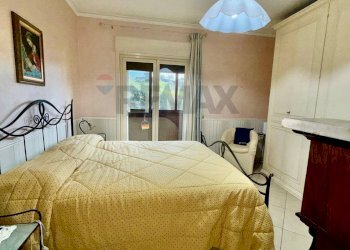 Camera / camera da letto - Quadrilocale VICO OLIVELLA
 
9, Camporotondo Etneo - foto 18