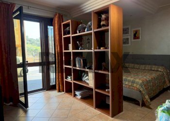 Camera / camera da letto - Quadrilocale VICO OLIVELLA
 
9, Camporotondo Etneo - foto 24