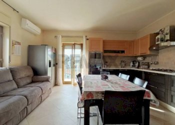 Sala da pranzo - Quadrilocale Via Currulo
 
18B, Misterbianco - foto 9