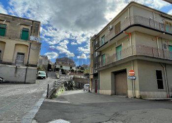Edificio all\'aperto - Quadrilocale via asiago
 
2, Francavilla di Sicilia - foto 2