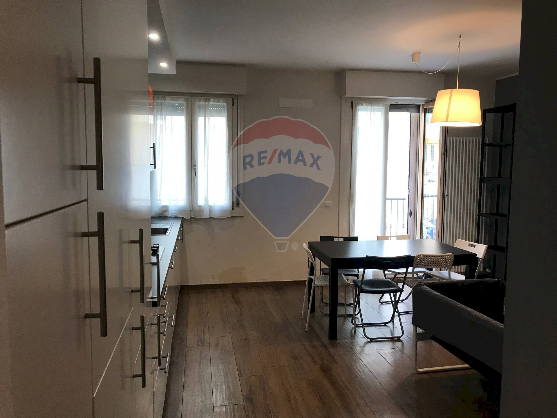 Sala da pranzo - Terreno non edificabile Piazza Cacciaguida
 
22, Ferrara - foto 2