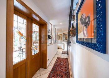 Hall / corridoio - Villa Viale Nord
 
11, Tresignana - photo 3