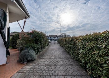 Edificio all\'aperto - Villa Viale Nord
 
11, Tresignana - photo 31