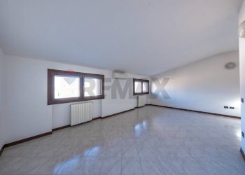 Stanza vuota - Terraced Villa Vigarano Mainarda - photo 27