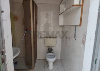 Bagno esterno APPARTAMENTO 2 - Independent house Via Silvano Benini
 
47, Copparo - photo 26