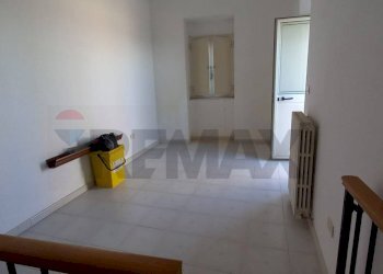 Scale - Independent house Via Gioacchino Rossini
 
7, Ischitella - photo 14