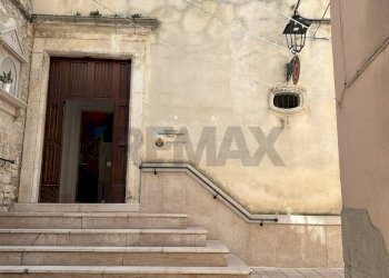 Scale - Casa indipendente Via Gioacchino Rossini
 
7, Ischitella - foto 3