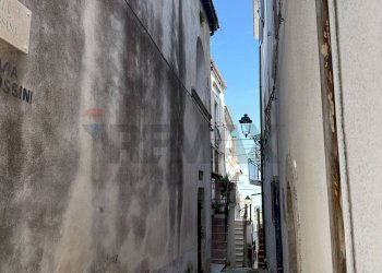 Edificio all\'aperto - Casa indipendente Via Gioacchino Rossini
 
7, Ischitella - foto 5