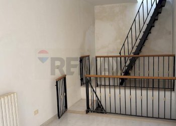 Scale - Casa indipendente Via Gioacchino Rossini
 
7, Ischitella - foto 19