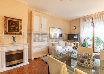 Sala da pranzo - Quadrilocale Via Sardegna
 
35, Milano - foto 5