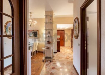 Hall / corridoio - Quadrilocale Via Sardegna
 
35, Milano - foto 7