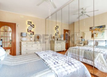 Camera / camera da letto - Quadrilocale Via Sardegna
 
35, Milano - foto 19