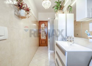 Bagno - Quadrilocale Via Sardegna
 
35, Milano - foto 24