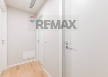 Hall / corridoio - Three-room apartment VIA CARLO PORTA
 
23, Lissone - photo 19